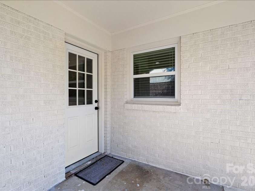 1064 Winchester Drive, Rock Hill, SC 29730.  MLS# CAR4363657, YatesRealty ID 19310. 