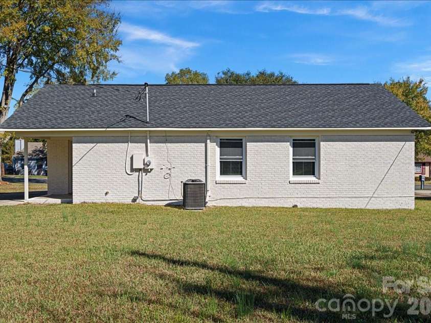 1064 Winchester Drive, Rock Hill, SC 29730.  MLS# CAR4363657, YatesRealty ID 19310. 