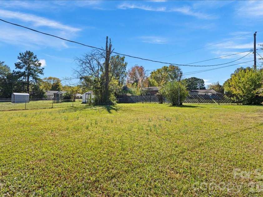 1064 Winchester Drive, Rock Hill, SC 29730.  MLS# CAR4363657, YatesRealty ID 19310. 
