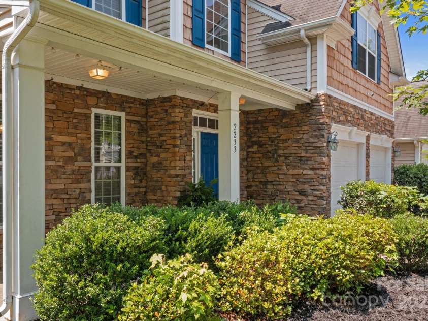 2233 Sonoma Valley Drive, Charlotte, NC 28214.  MLS# CAR4265873, YatesRealty ID 19310. 