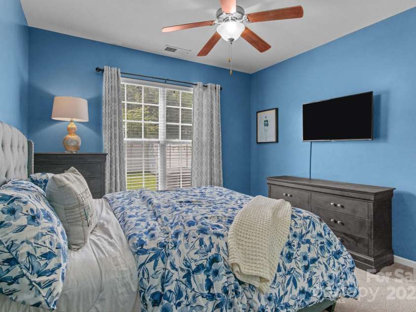 2233 Sonoma Valley Drive, Charlotte, NC 28214.  MLS# CAR4265873, YatesRealty ID 19310. First Floor Bedroom