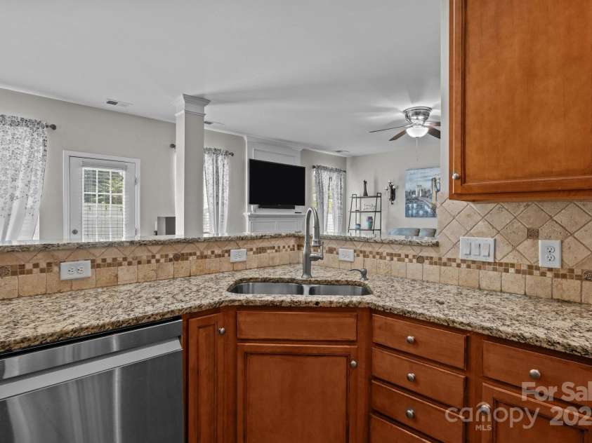 2233 Sonoma Valley Drive, Charlotte, NC 28214.  MLS# CAR4265873, YatesRealty ID 19310. Kitchen sink tight