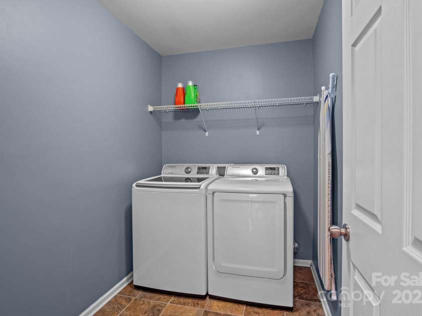 2233 Sonoma Valley Drive, Charlotte, NC 28214.  MLS# CAR4265873, YatesRealty ID 19310. Laundry Room