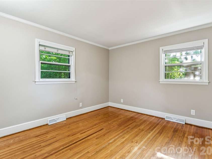 2227 Wensley Drive, Charlotte, NC 28210.  MLS# CAR4376969, YatesRealty ID 19311. 2nd Bedroom