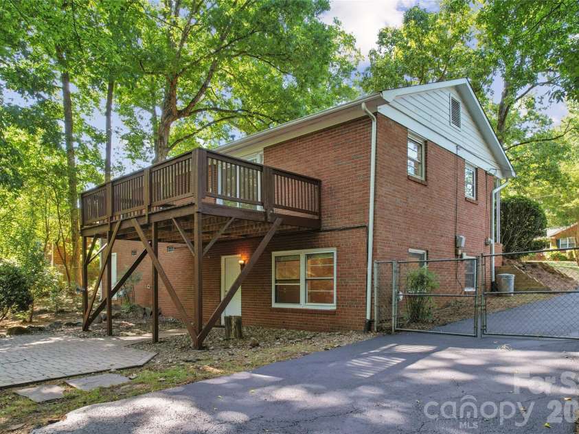 2227 Wensley Drive, Charlotte, NC 28210.  MLS# CAR4376969, YatesRealty ID 19311. Ample paved parking or storage space