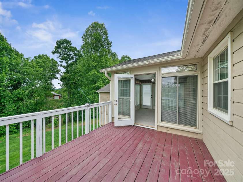 321 Jupiter Road, Weaverville, NC 28787.  MLS# CAR4266351, YatesRealty ID 19311. 