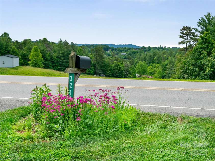 321 Jupiter Road, Weaverville, NC 28787.  MLS# CAR4266351, YatesRealty ID 19311. 