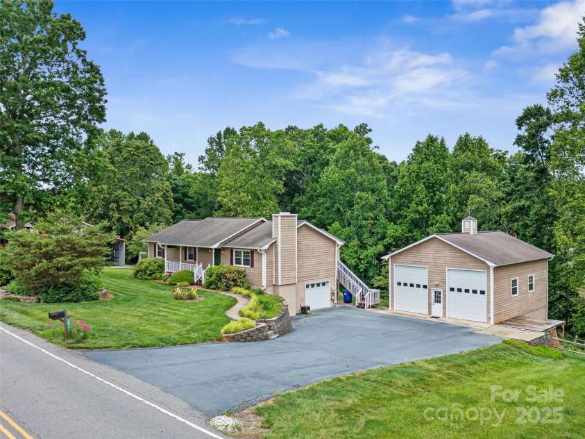 321 Jupiter Road, Weaverville, NC 28787.  MLS# CAR4266351, YatesRealty ID 19311. 