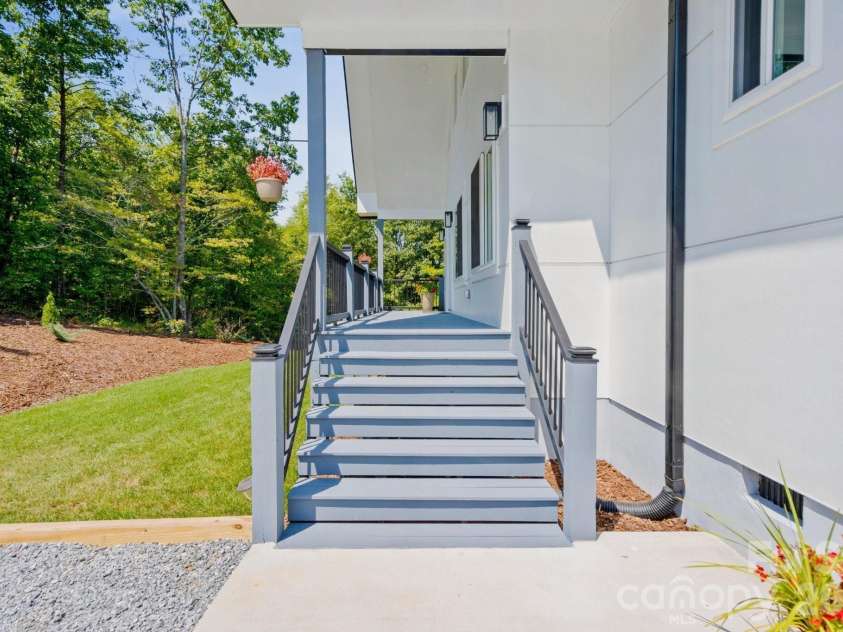 456 Hickory Loop, Rutherfordton, NC 28139.  MLS# CAR4318402, YatesRealty ID 19312. 