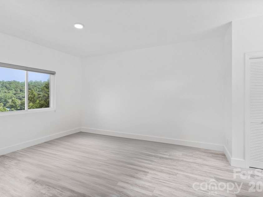 456 Hickory Loop, Rutherfordton, NC 28139.  MLS# CAR4318402, YatesRealty ID 19312. 