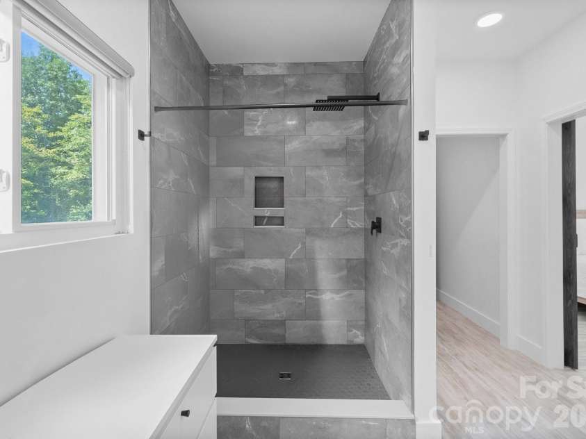 456 Hickory Loop, Rutherfordton, NC 28139.  MLS# CAR4318402, YatesRealty ID 19312. Ensuite