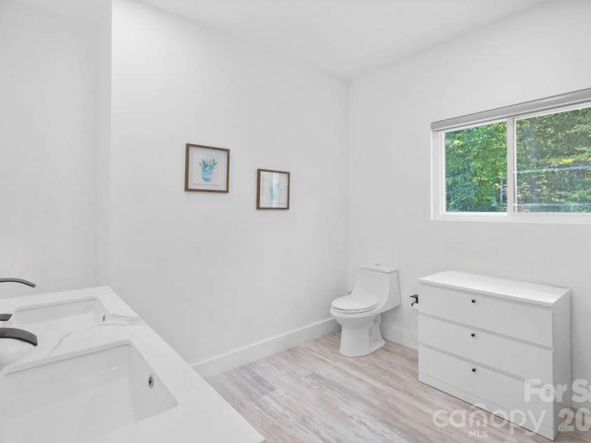 456 Hickory Loop, Rutherfordton, NC 28139.  MLS# CAR4318402, YatesRealty ID 19312. Primary En-suite