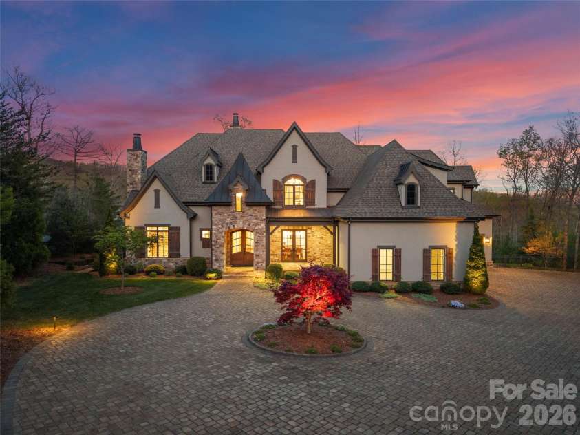 1925 White Tree Trail, Arden, NC 28704.  MLS# CAR4372679, YatesRealty ID 19314. 