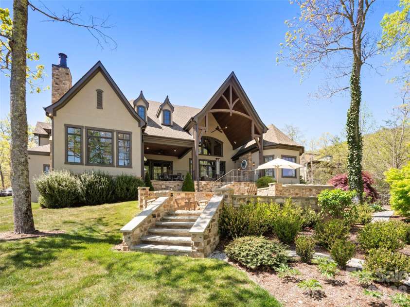 1925 White Tree Trail, Arden, NC 28704.  MLS# CAR4372679, YatesRealty ID 19314. 