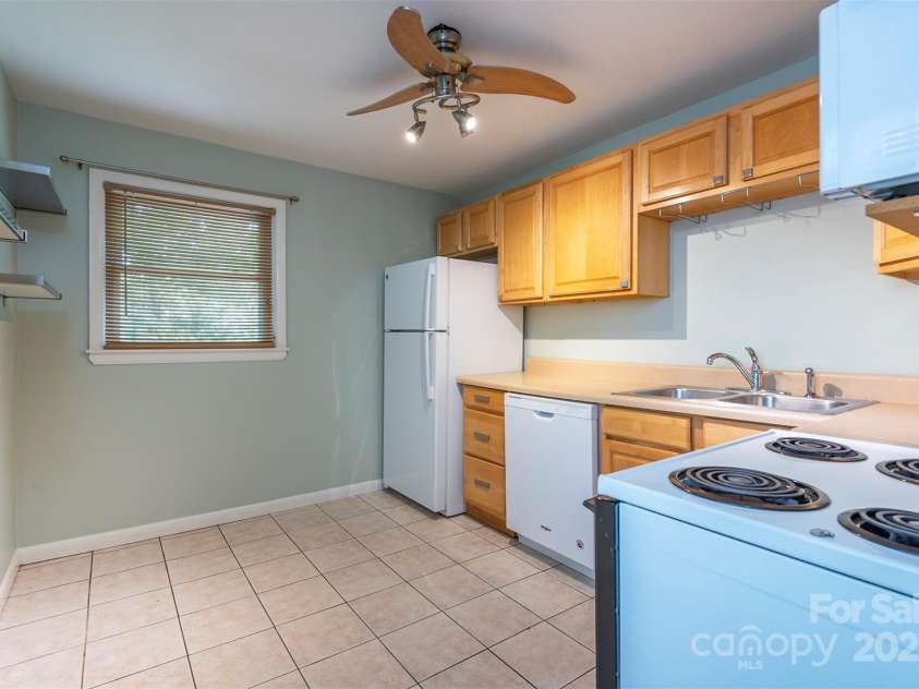 49 Jeffress Avenue, Asheville, NC 28803.  MLS# CAR4258429, YatesRealty ID 19316. 