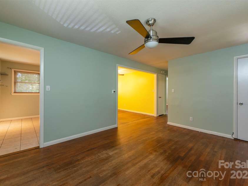 49 Jeffress Avenue, Asheville, NC 28803.  MLS# CAR4258429, YatesRealty ID 19316. 