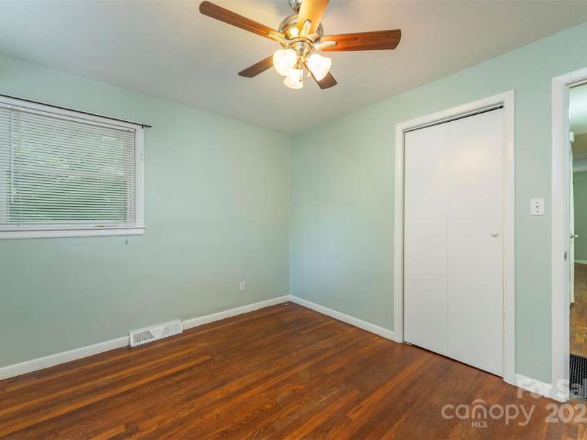 49 Jeffress Avenue, Asheville, NC 28803.  MLS# CAR4258429, YatesRealty ID 19316. Bedroom