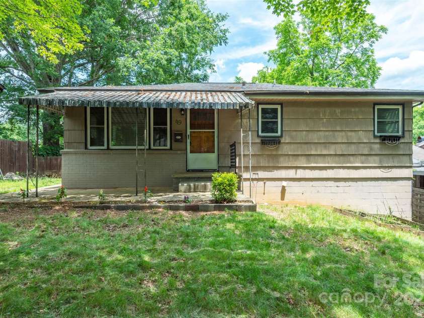 49 Jeffress Avenue, Asheville, NC 28803.  MLS# CAR4258429, YatesRealty ID 19316. Covered front porch