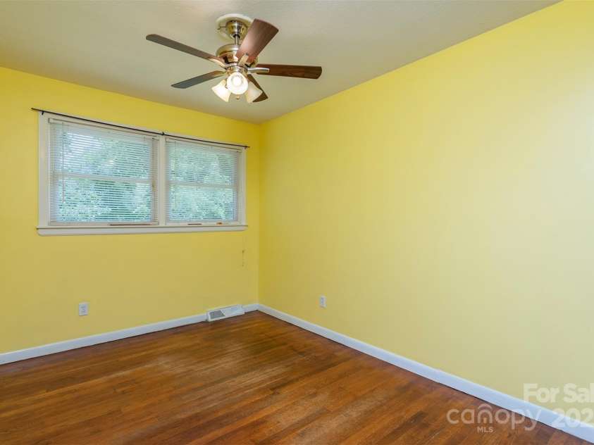 49 Jeffress Avenue, Asheville, NC 28803.  MLS# CAR4258429, YatesRealty ID 19316. Dining Room