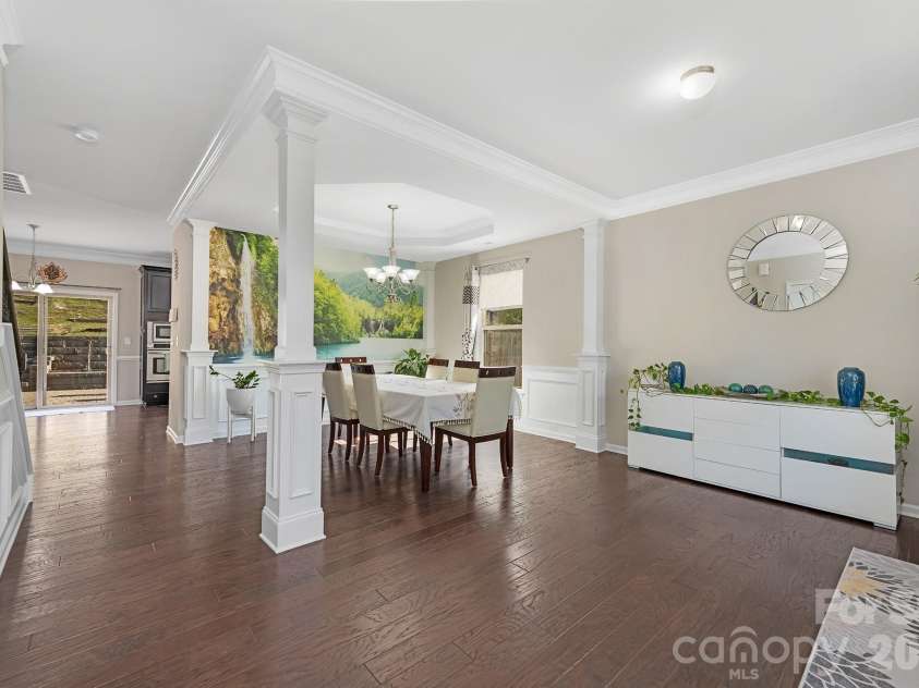 10840 Cove Point Drive, Charlotte, NC 28278.  MLS# CAR4354828, YatesRealty ID 19317. 