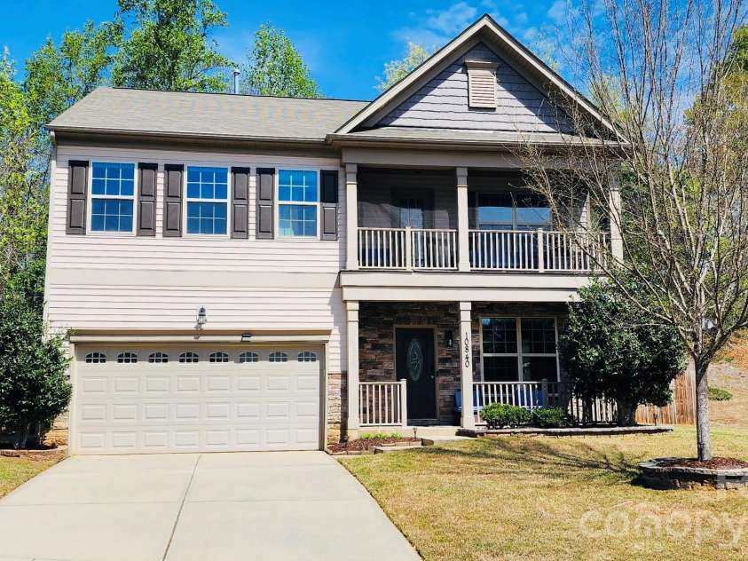 10840 Cove Point Drive, Charlotte, NC 28278.  MLS# CAR4354828, YatesRealty ID 19317. 