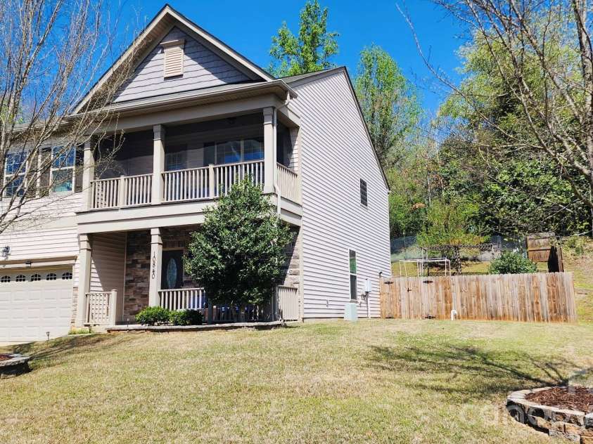 10840 Cove Point Drive, Charlotte, NC 28278.  MLS# CAR4354828, YatesRealty ID 19317. 