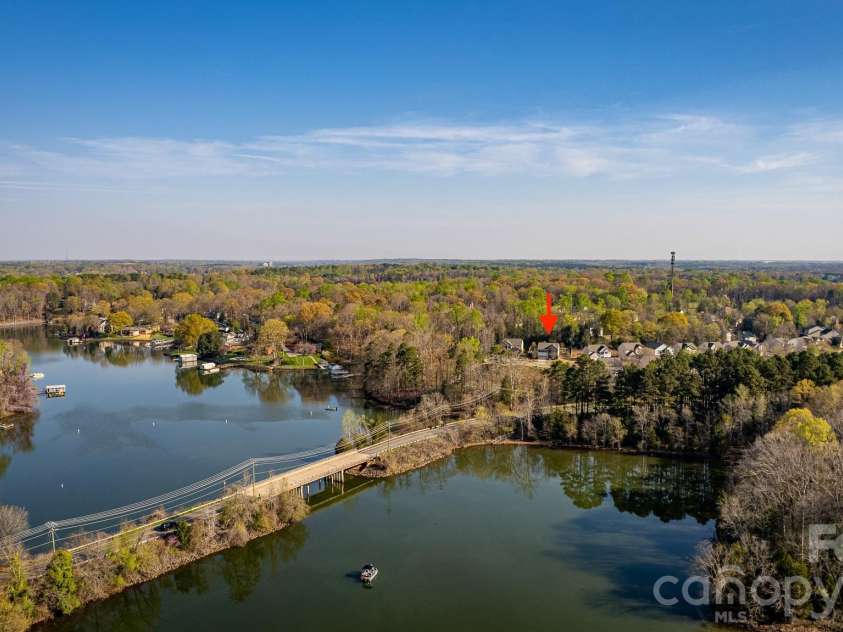 10840 Cove Point Drive, Charlotte, NC 28278.  MLS# CAR4354828, YatesRealty ID 19317. 