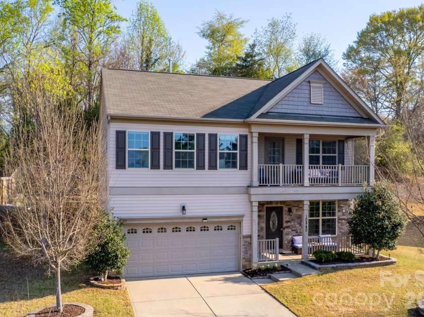 10840 Cove Point Drive, Charlotte, NC 28278.  MLS# CAR4354828, YatesRealty ID 19317. 
