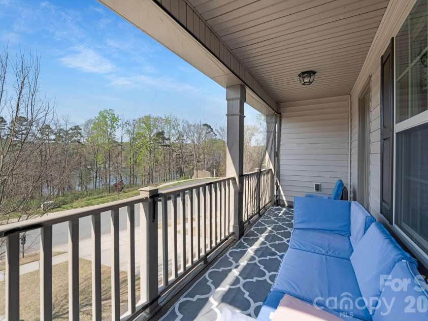 10840 Cove Point Drive, Charlotte, NC 28278.  MLS# CAR4354828, YatesRealty ID 19317. Balcony