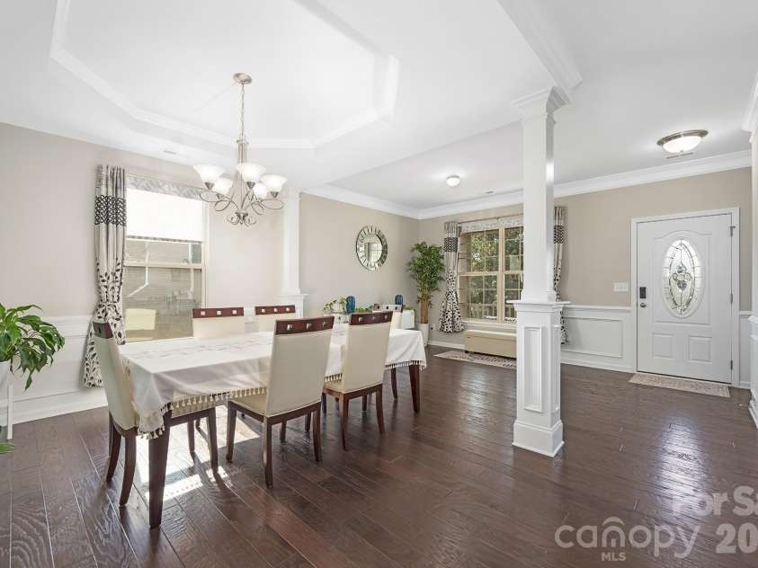 10840 Cove Point Drive, Charlotte, NC 28278.  MLS# CAR4354828, YatesRealty ID 19317. Dining Room