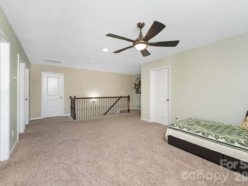 10840 Cove Point Drive, Charlotte, NC 28278.  MLS# CAR4354828, YatesRealty ID 19317. Loft