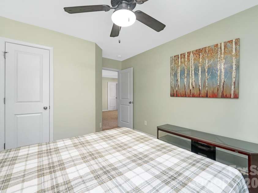 10840 Cove Point Drive, Charlotte, NC 28278.  MLS# CAR4354828, YatesRealty ID 19317. Second Bedroom