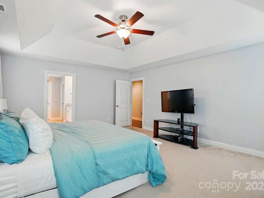 9511 Spurwig Court, Charlotte, NC 28278.  MLS# CAR4265487, YatesRealty ID 19317. 