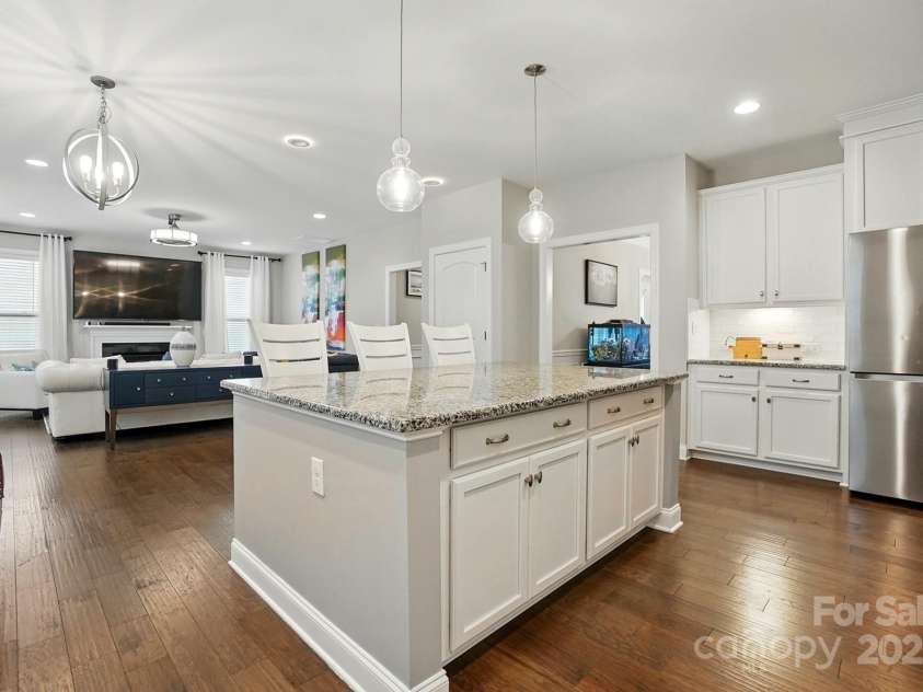 9511 Spurwig Court, Charlotte, NC 28278.  MLS# CAR4265487, YatesRealty ID 19317. Kitchen - Open Floor Plan