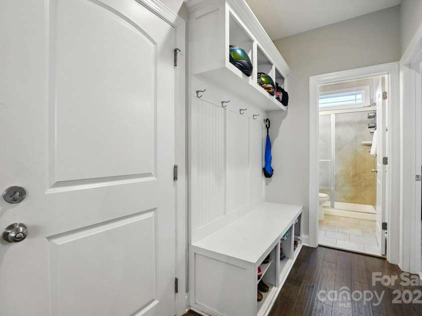 9511 Spurwig Court, Charlotte, NC 28278.  MLS# CAR4265487, YatesRealty ID 19317. Mud Room