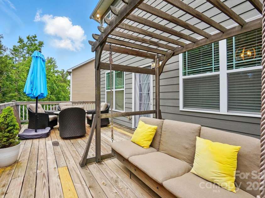 9511 Spurwig Court, Charlotte, NC 28278.  MLS# CAR4265487, YatesRealty ID 19317. Outside deck
