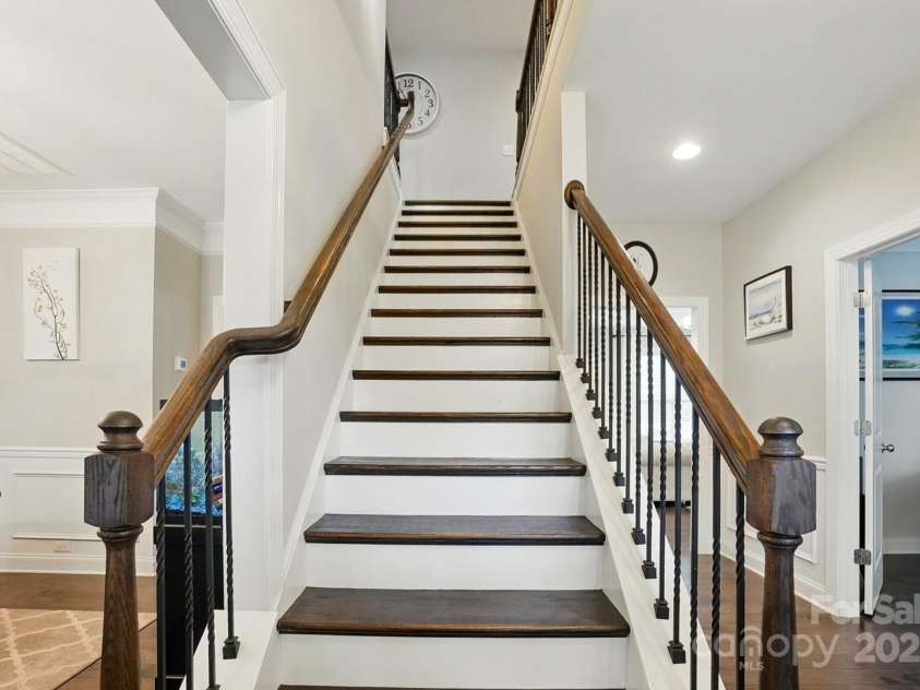 9511 Spurwig Court, Charlotte, NC 28278.  MLS# CAR4265487, YatesRealty ID 19317. To Upper Level