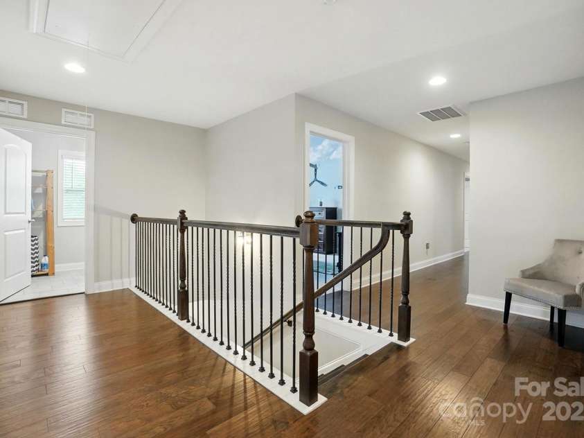 9511 Spurwig Court, Charlotte, NC 28278.  MLS# CAR4265487, YatesRealty ID 19317. Upper Level