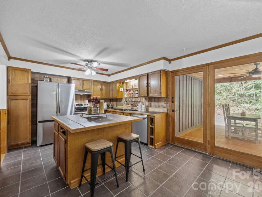 263 Morgan Branch Road, Leicester, NC 28748.  MLS# CAR4373375, YatesRealty ID 19318. 