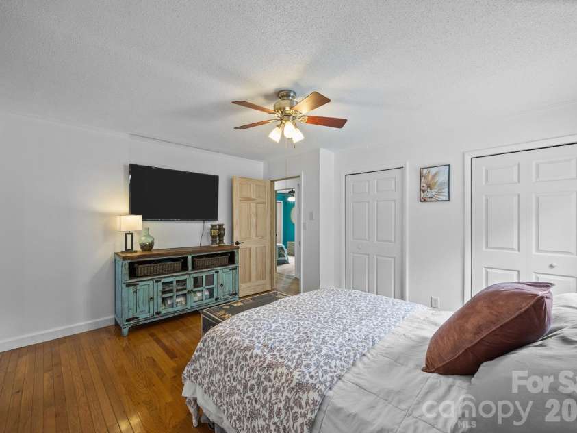 263 Morgan Branch Road, Leicester, NC 28748.  MLS# CAR4373375, YatesRealty ID 19318. 