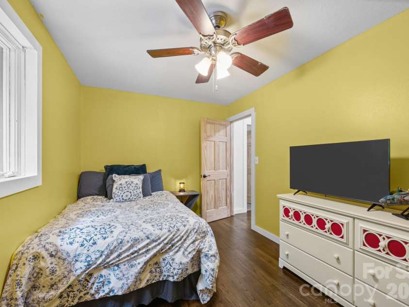 263 Morgan Branch Road, Leicester, NC 28748.  MLS# CAR4373375, YatesRealty ID 19318. 