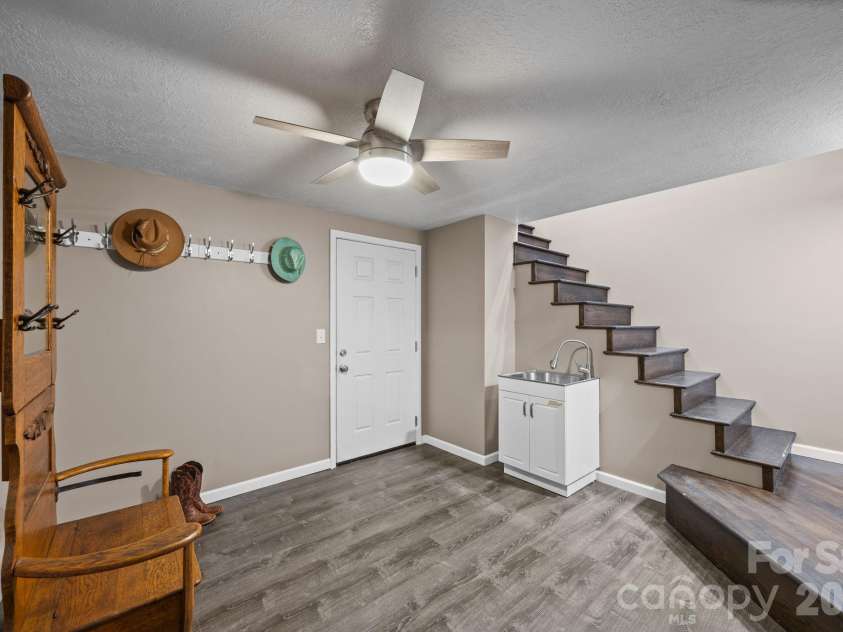 263 Morgan Branch Road, Leicester, NC 28748.  MLS# CAR4373375, YatesRealty ID 19318. 