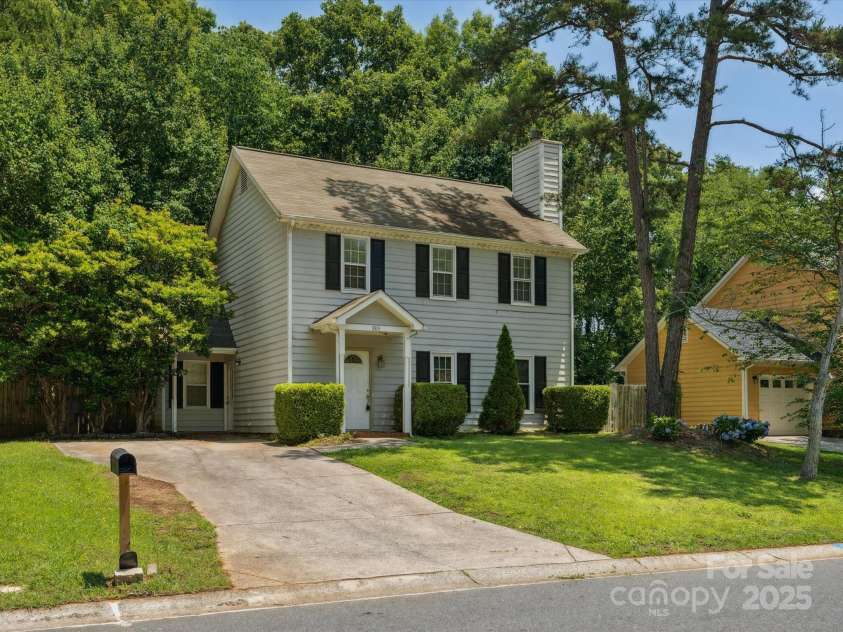 3313 Fortis Lane, Matthews, NC 28105.  MLS# CAR4266323, YatesRealty ID 19318. 