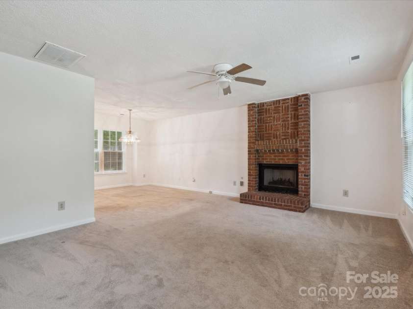 3313 Fortis Lane, Matthews, NC 28105.  MLS# CAR4266323, YatesRealty ID 19318. 