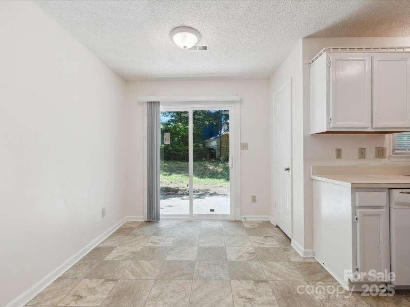 3313 Fortis Lane, Matthews, NC 28105.  MLS# CAR4266323, YatesRealty ID 19318. 