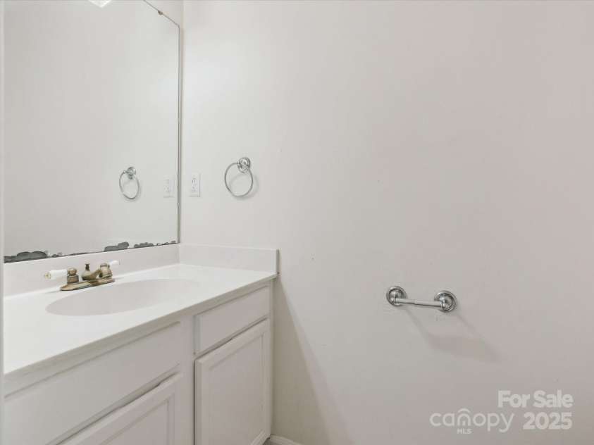 3313 Fortis Lane, Matthews, NC 28105.  MLS# CAR4266323, YatesRealty ID 19318. 