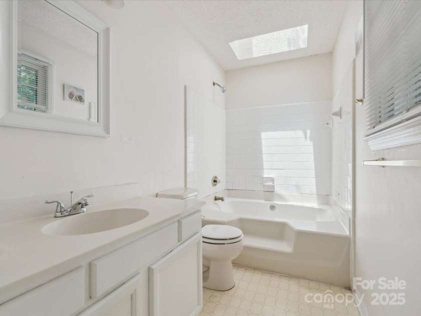 3313 Fortis Lane, Matthews, NC 28105.  MLS# CAR4266323, YatesRealty ID 19318. 