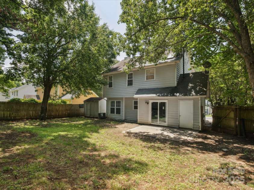 3313 Fortis Lane, Matthews, NC 28105.  MLS# CAR4266323, YatesRealty ID 19318. 