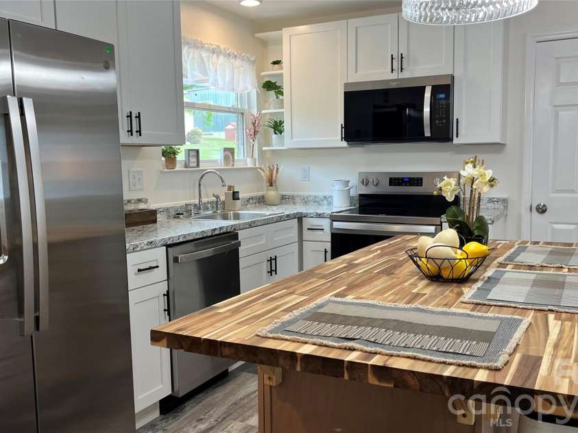 2470 Fire Department Street, Newton, NC 28658.  MLS# CAR4375679, YatesRealty ID 19319. 