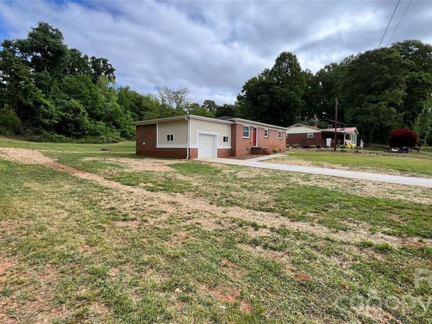 2470 Fire Department Street, Newton, NC 28658.  MLS# CAR4375679, YatesRealty ID 19319. 
